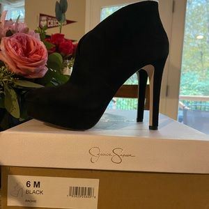 Time to up your shoe game! Jessica Simpson boots!
